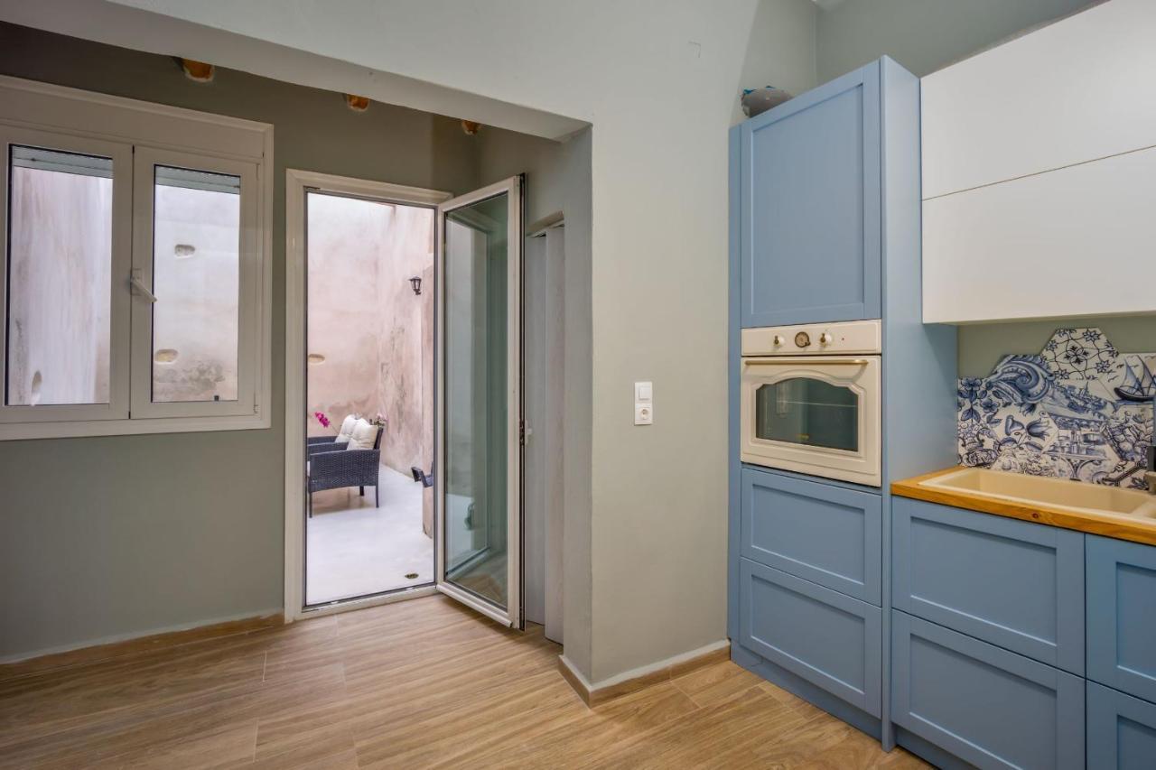 Central Art Maisonette By Estia *